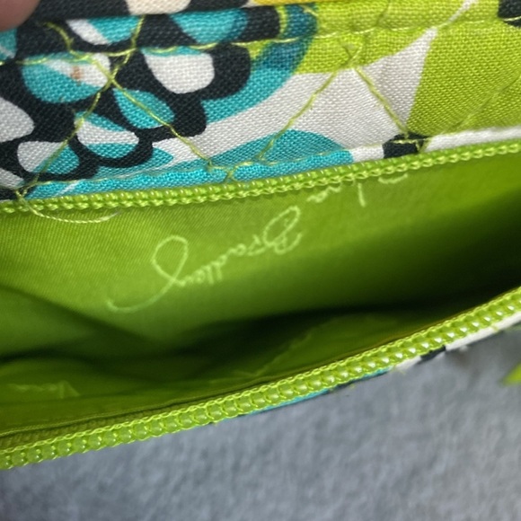 💚💛VERA BRADLEY💚💛Lime’s Up Turn Lock Wallet in Cotton/EUC - Picture 3 of 7